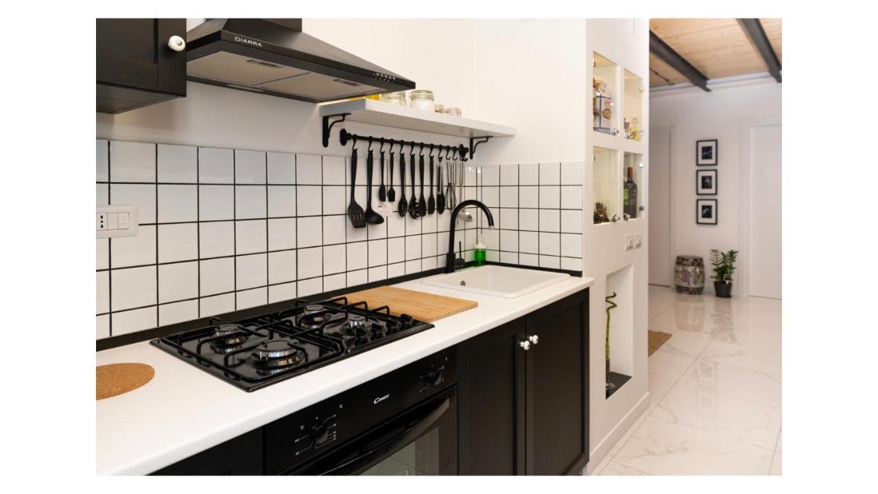 Light Pink - Suite In The Middle Of Everything Torre Annunziata Exterior photo