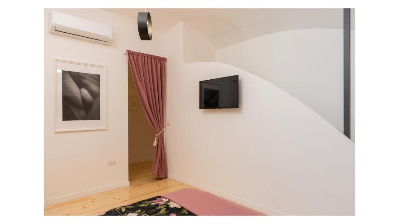 Light Pink - Suite In The Middle Of Everything Torre Annunziata Exterior photo